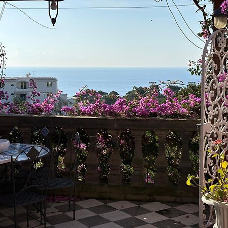 Luxury House In Villa Pompeiana Via Camerelle Con Terrazza Vista Mare Капри Экстерьер фото
